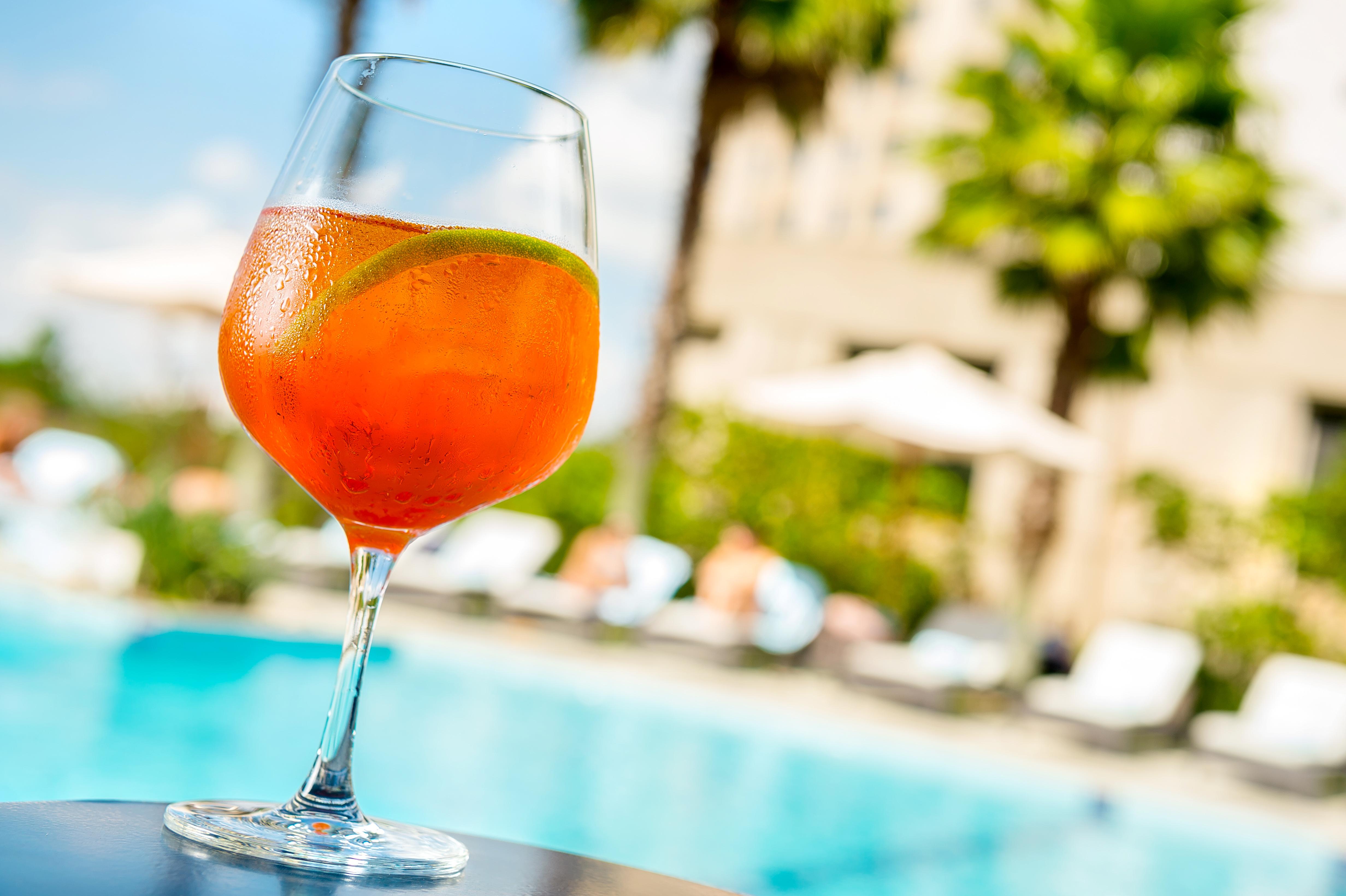 Pullman Sao Paulo Guarulhos Airport Hotell Eksteriør bilde A glass of Aperol Spritz